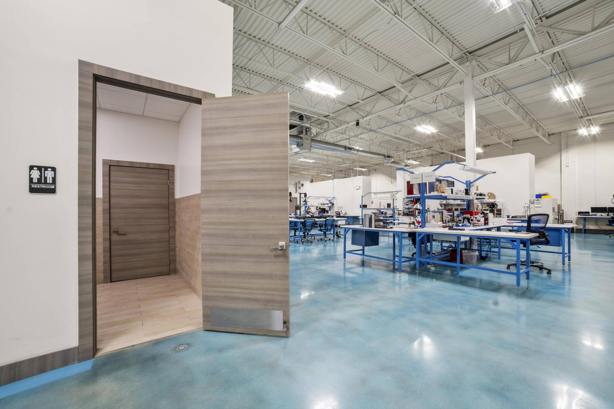 Medical flex production space at 320 International Parkway