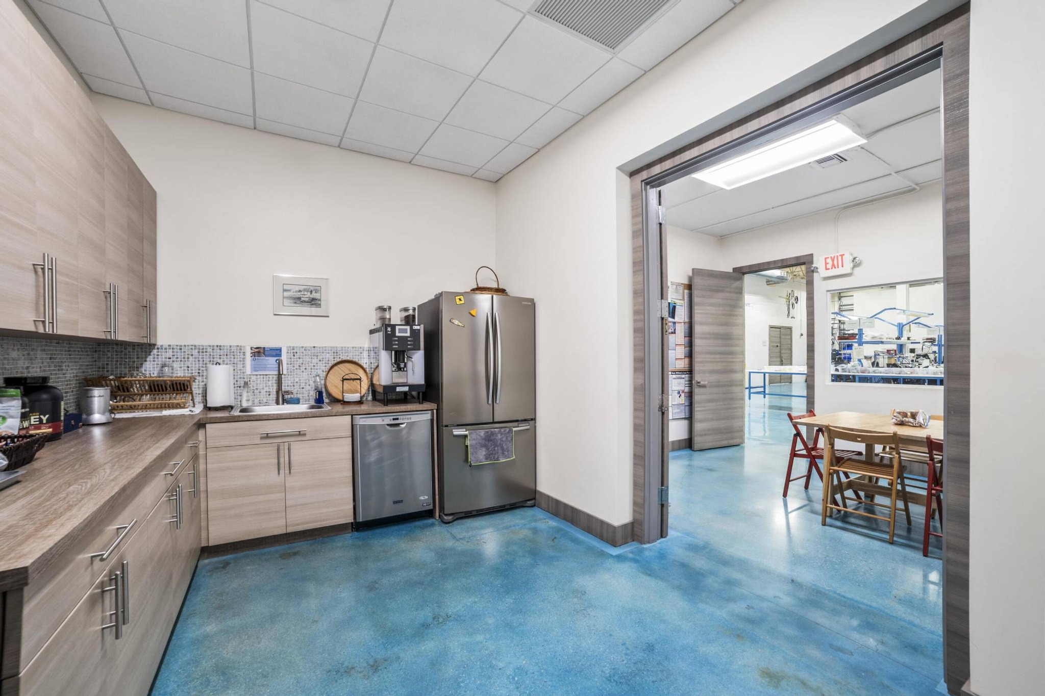320 International Parkway property view