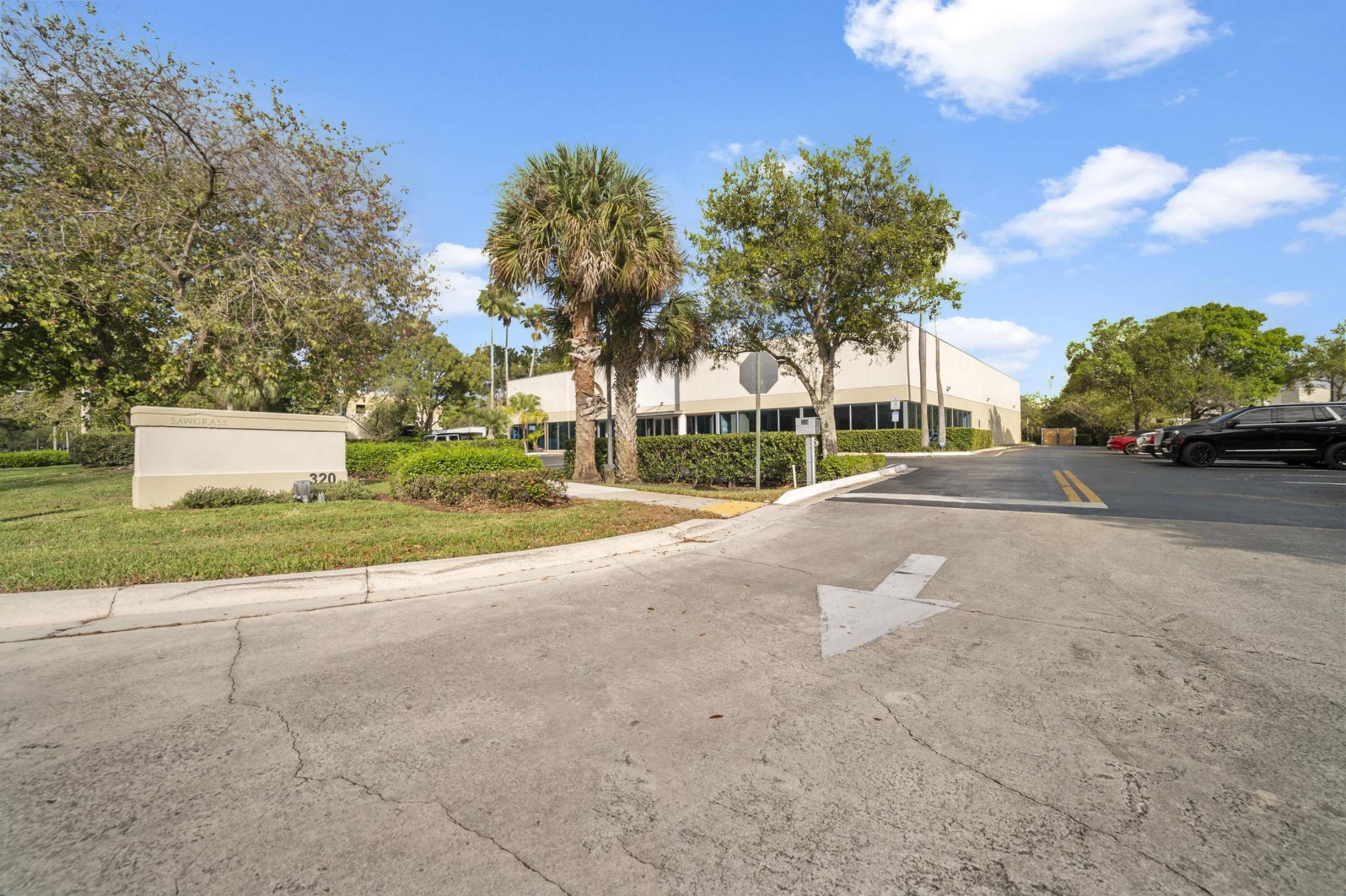 320 International Parkway property view