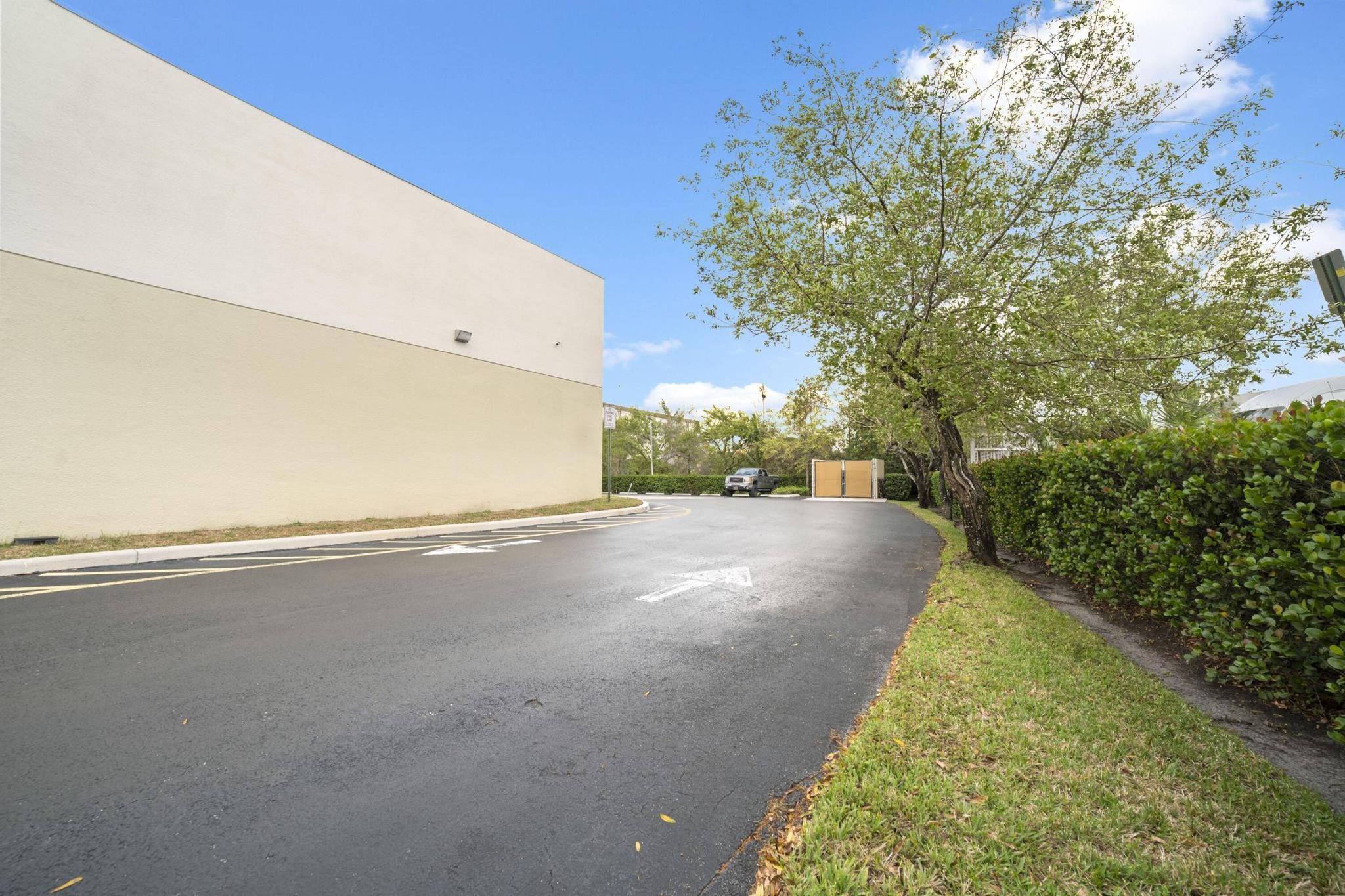 320 International Parkway property view