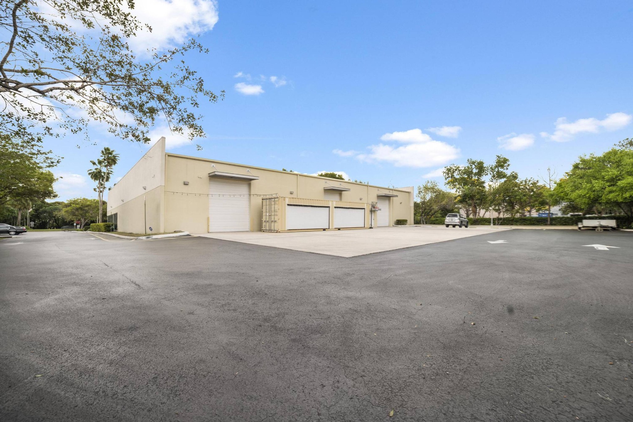 320 International Parkway property view